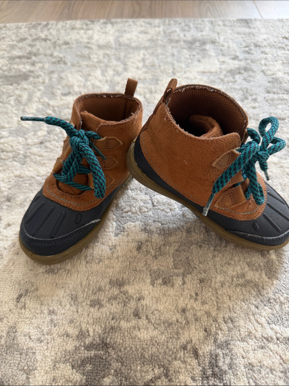 OshKosh B'gosh Brown Suede Boots with Teal Laces